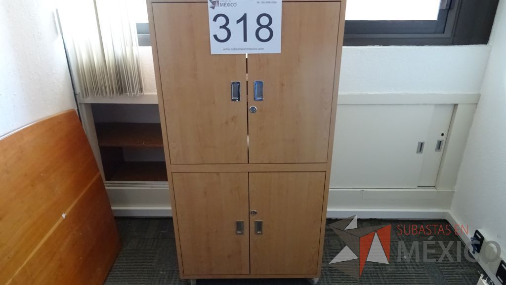Lote 246 - 6 Gabinetes, Credenza, Mesa, Credenza, Archiveros - Imagen 31