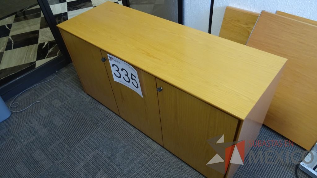 Lote 246 - 6 Gabinetes, Credenza, Mesa, Credenza, Archiveros - Imagen 39