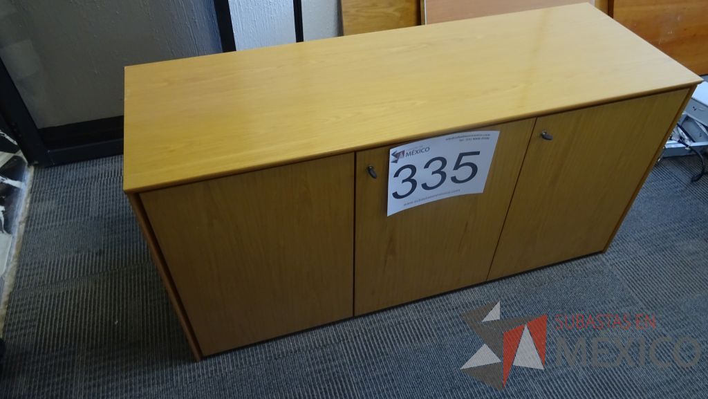 Lote 246 - 6 Gabinetes, Credenza, Mesa, Credenza, Archiveros - Imagen 40