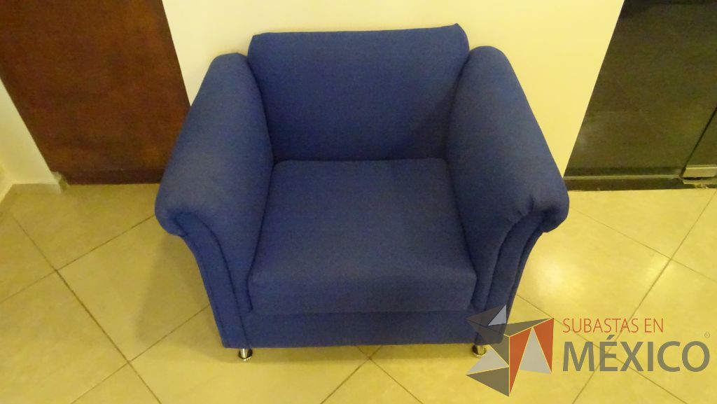 Lote 010 - 2 Sillones individuales en color azul