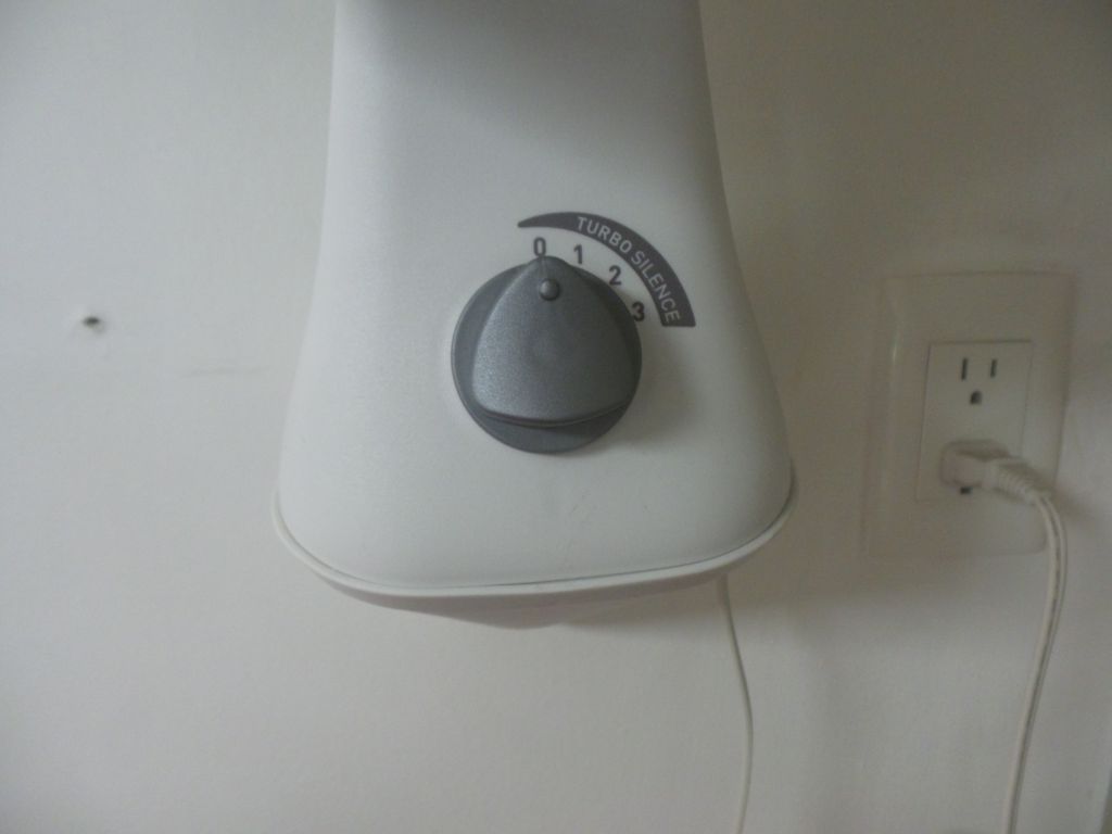 Lote 070 - 2 Ventiladores de pared color blanco marca T-fal, 3 velocidades - Imagen 4