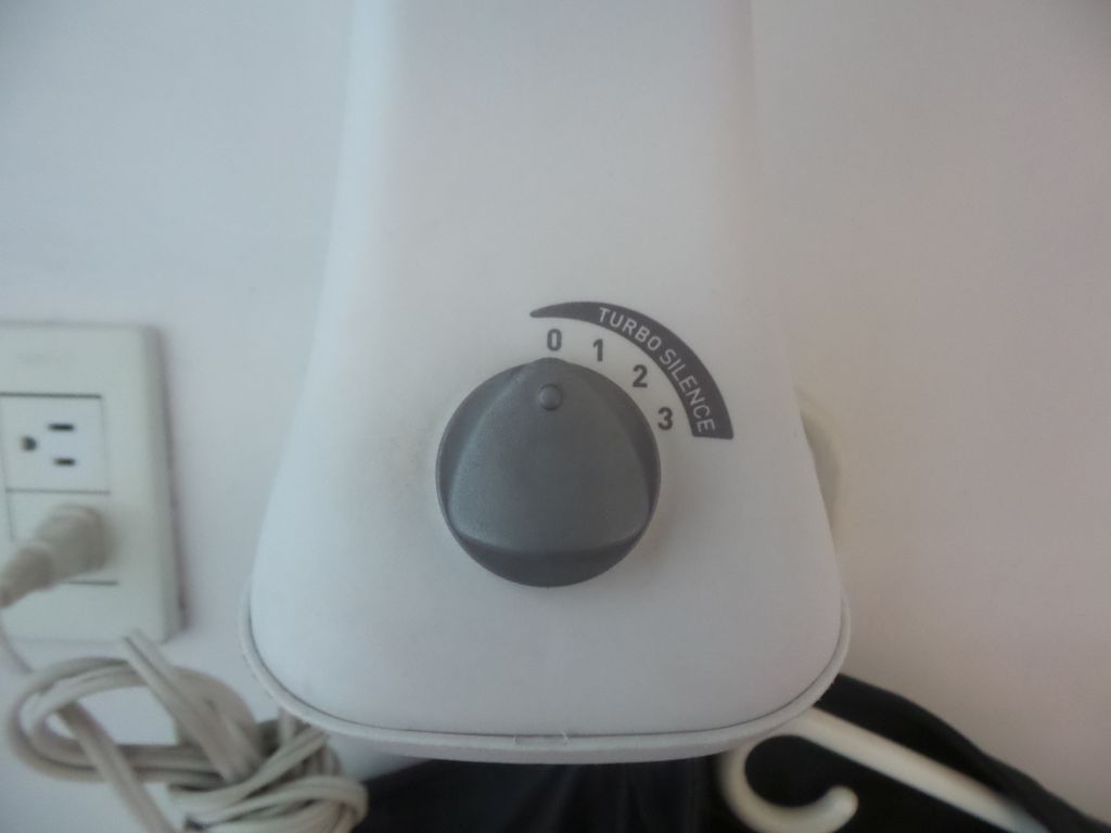 Lote 070 - 2 Ventiladores de pared color blanco marca T-fal, 3 velocidades - Imagen 7