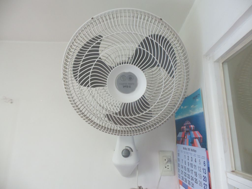 Lote 070 - 2 Ventiladores de pared color blanco marca T-fal, 3 velocidades - Imagen 17