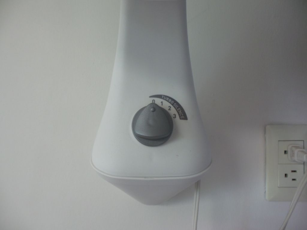 Lote 070 - 2 Ventiladores de pared color blanco marca T-fal, 3 velocidades - Imagen 19