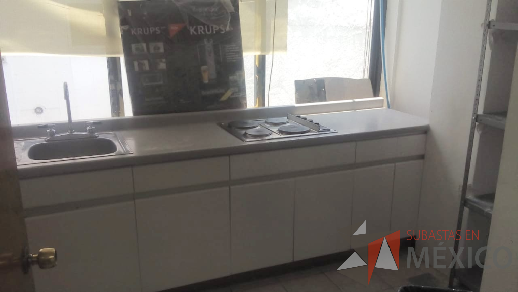 Lote 075 - Cocineta con Parrilla y Campana marca Teka Modelo C-902, Gabinete con 7 puertas y Tarja - Imagen 11