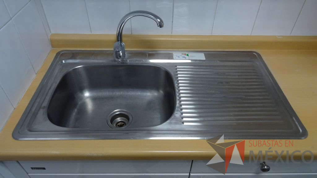 Lote 024 - Cocineta marca Quetzal con alacena y mueble con tarja - Imagen 2