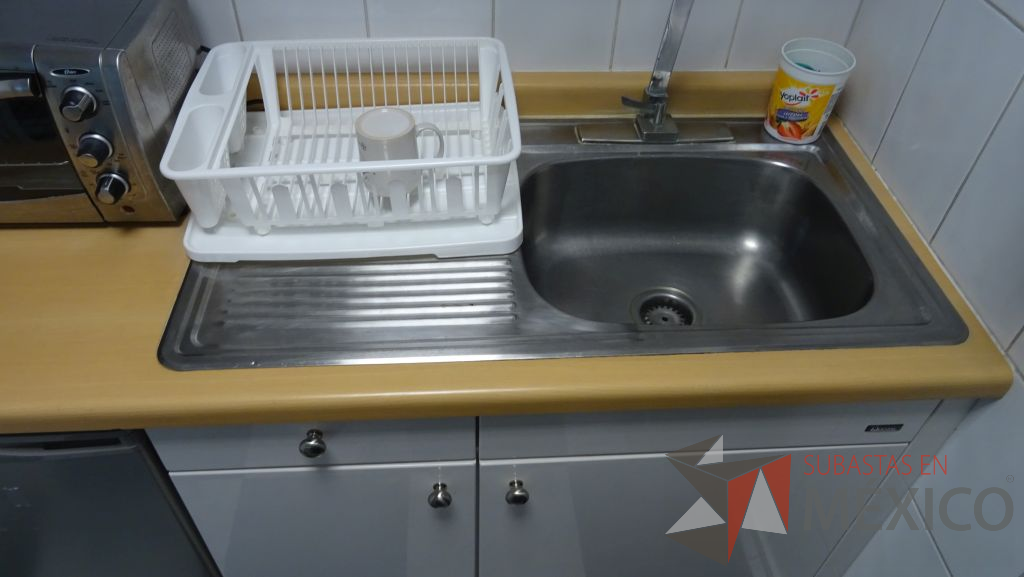 Lote 016 - Cocineta marca Quetzal con alacena de 5 puertas, mueble con tarja - Imagen 4