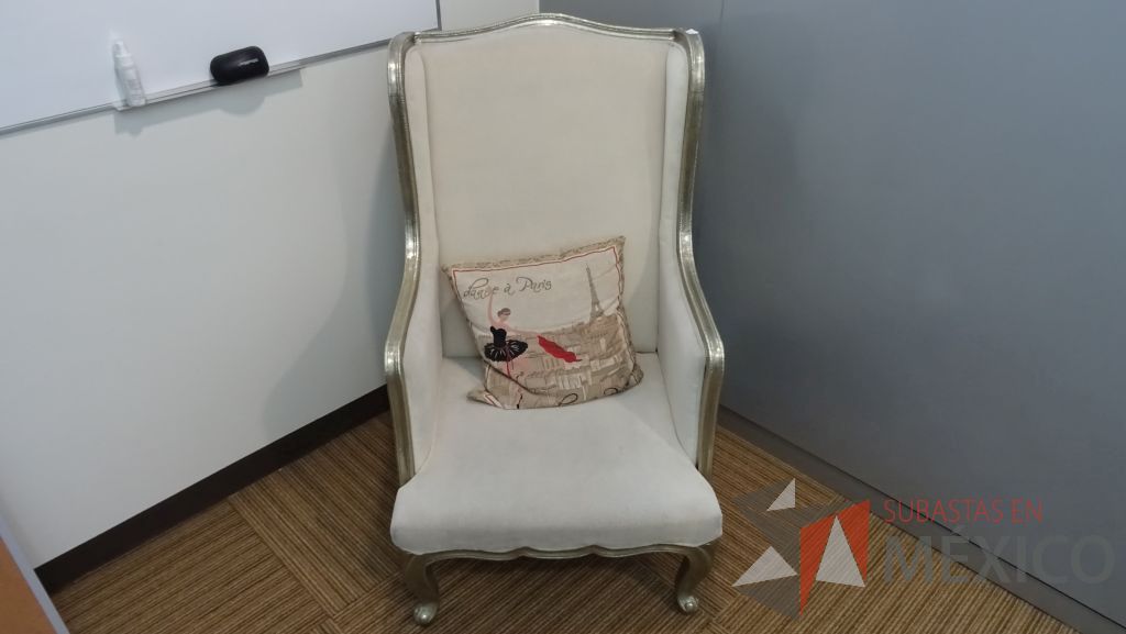 Lote 009 - Sillón sala de maternidad para una persona en tela color beige - Imagen 2