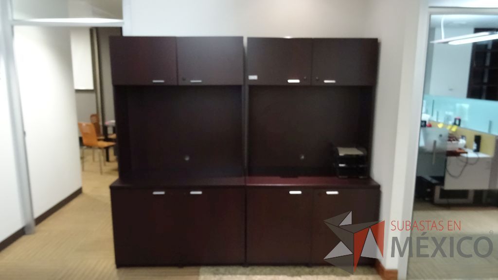 Lote 085 - 2 Muebles para tv con dos puertas superiores y dos inferiores