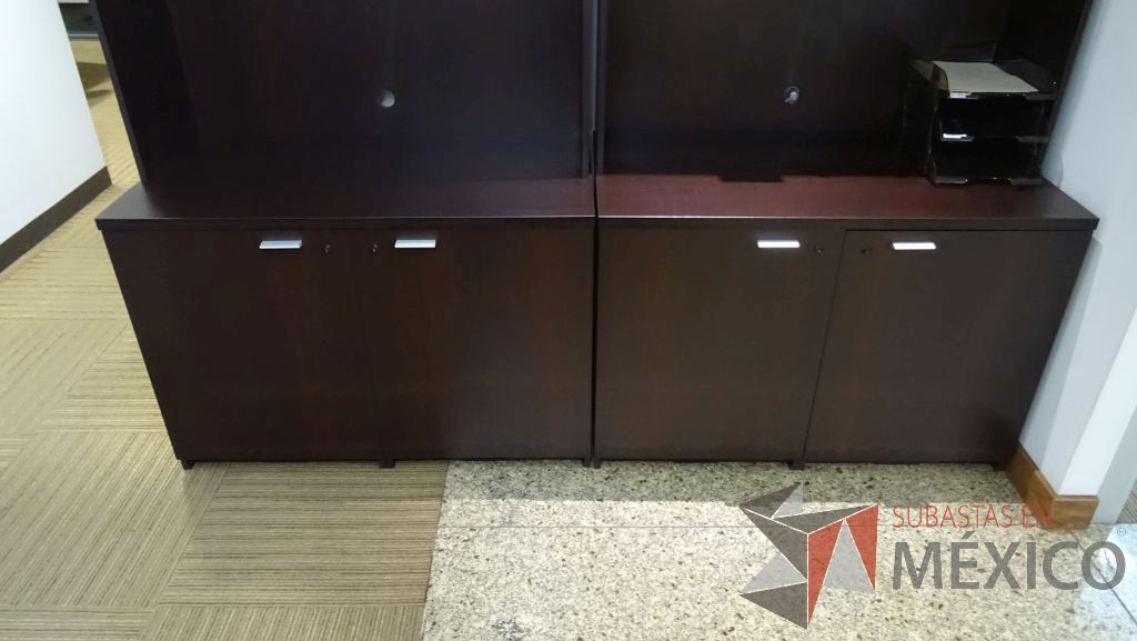 Lote 085 - 2 Muebles para tv con dos puertas superiores y dos inferiores - Imagen 3