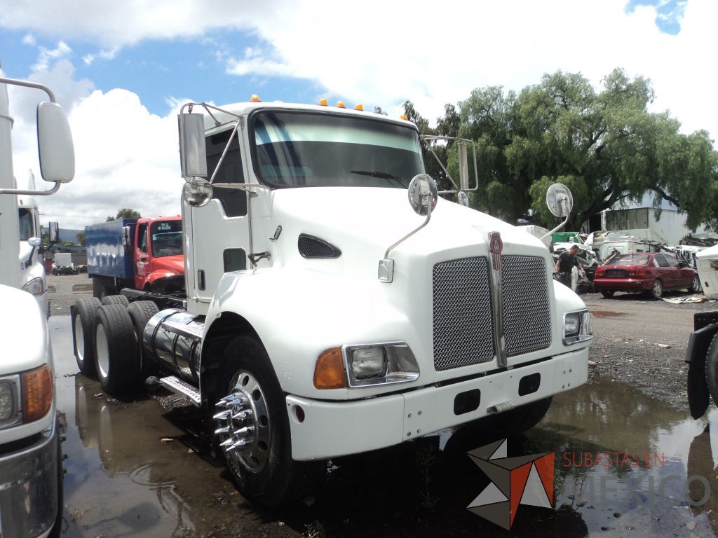 Lote 007 - Tracto camión, KENWORTH, T300, 2008
