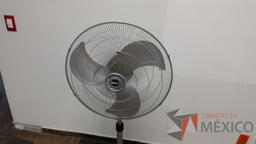 Lote 012 - 3 Ventiladores de pie metálicos con 3 velocidades modelo VC 238 - Imagen 3