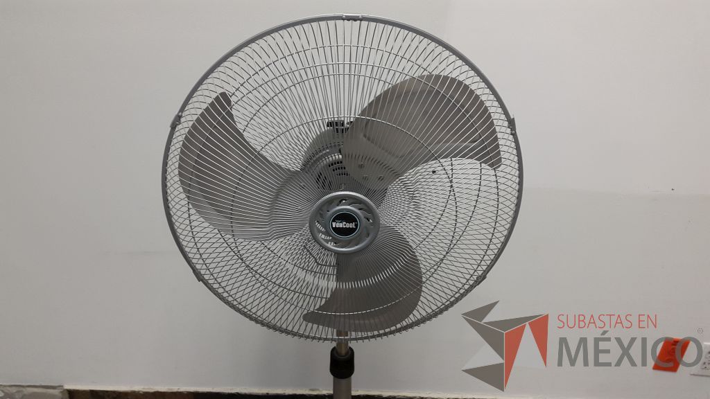 Lote 012 - 3 Ventiladores de pie metálicos con 3 velocidades modelo VC 238 - Imagen 4