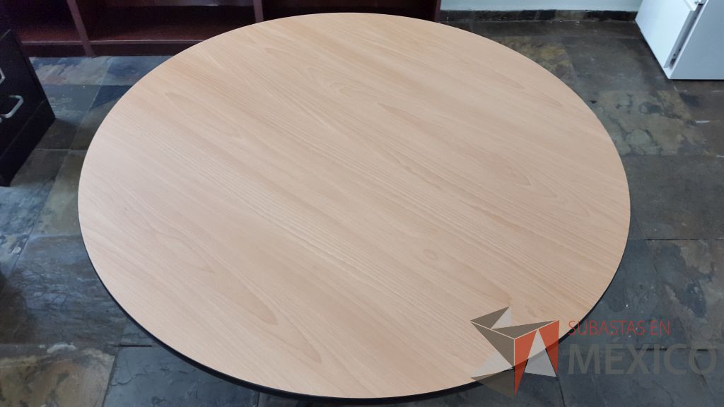Lote 019 - 2 Mesas de trabajo redonda con cubierta de madera y base metálica - Imagen 7