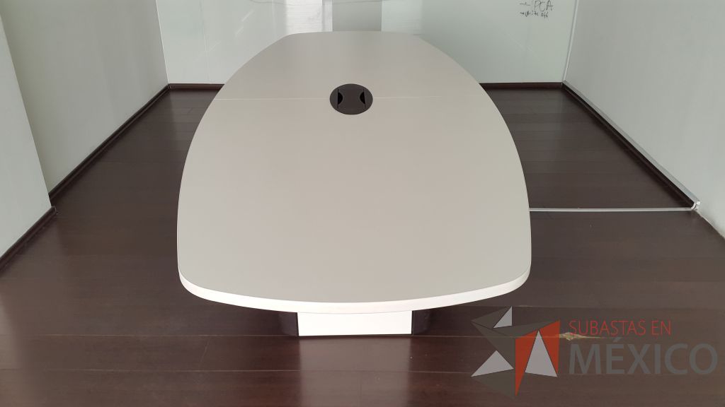 Lote 040 - Mesa de sala de juntas en madera color blanco para 10 personas - Imagen 3