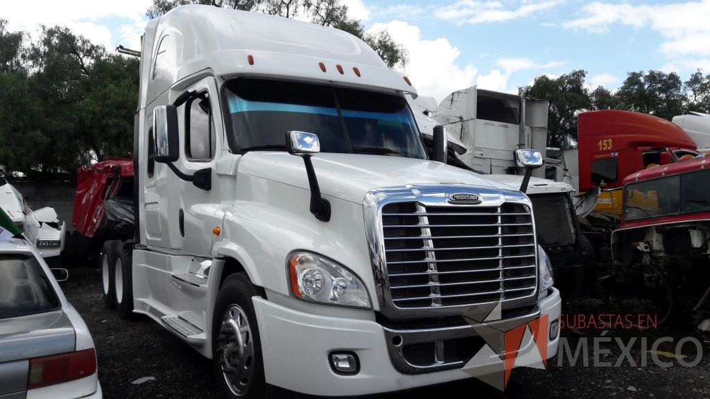 Lote 010 - Tracto camión, FREIGHTLINER, CASCADIA, 2017 - Imagen 4