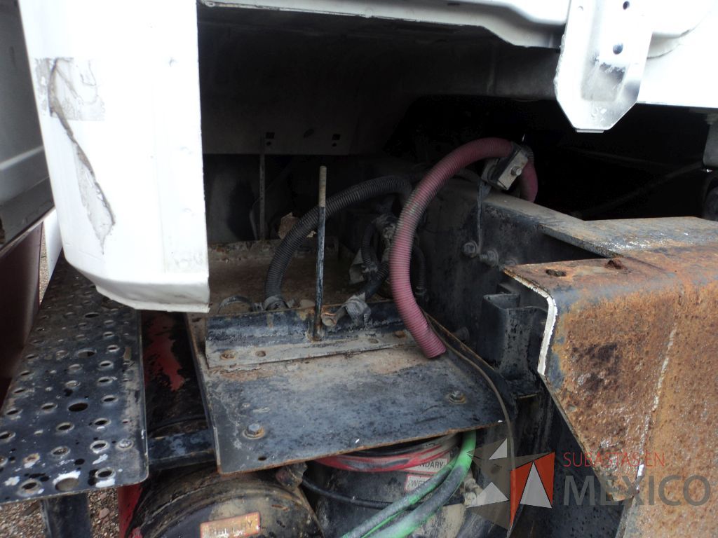 Lote 006 - Camión Freightliner FL70 2003 - Imagen 5