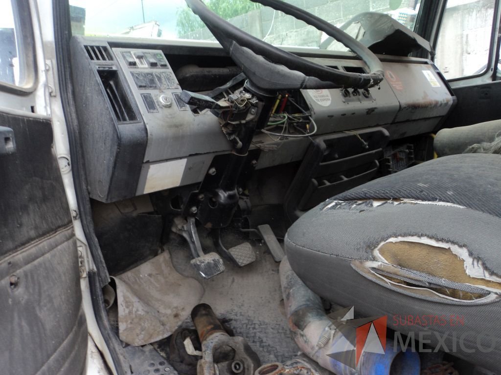 Lote 006 - Camión Freightliner FL70 2003 - Imagen 9