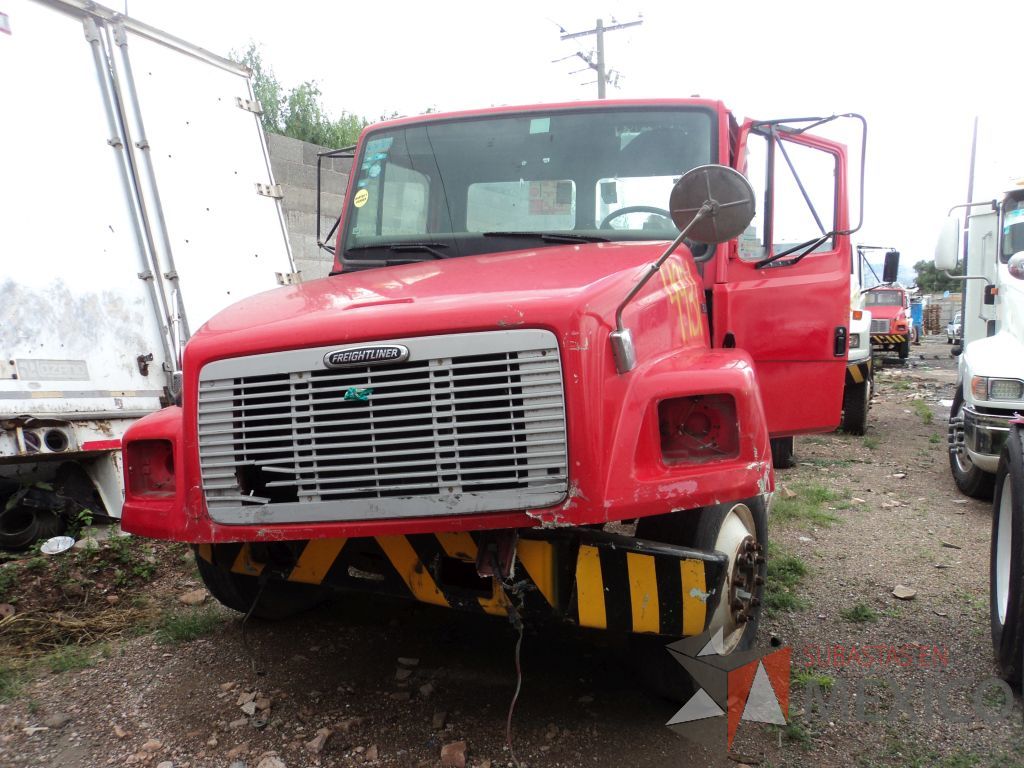 Lote 004 - Camión, FREIGHTLINER, FL70, 2003
