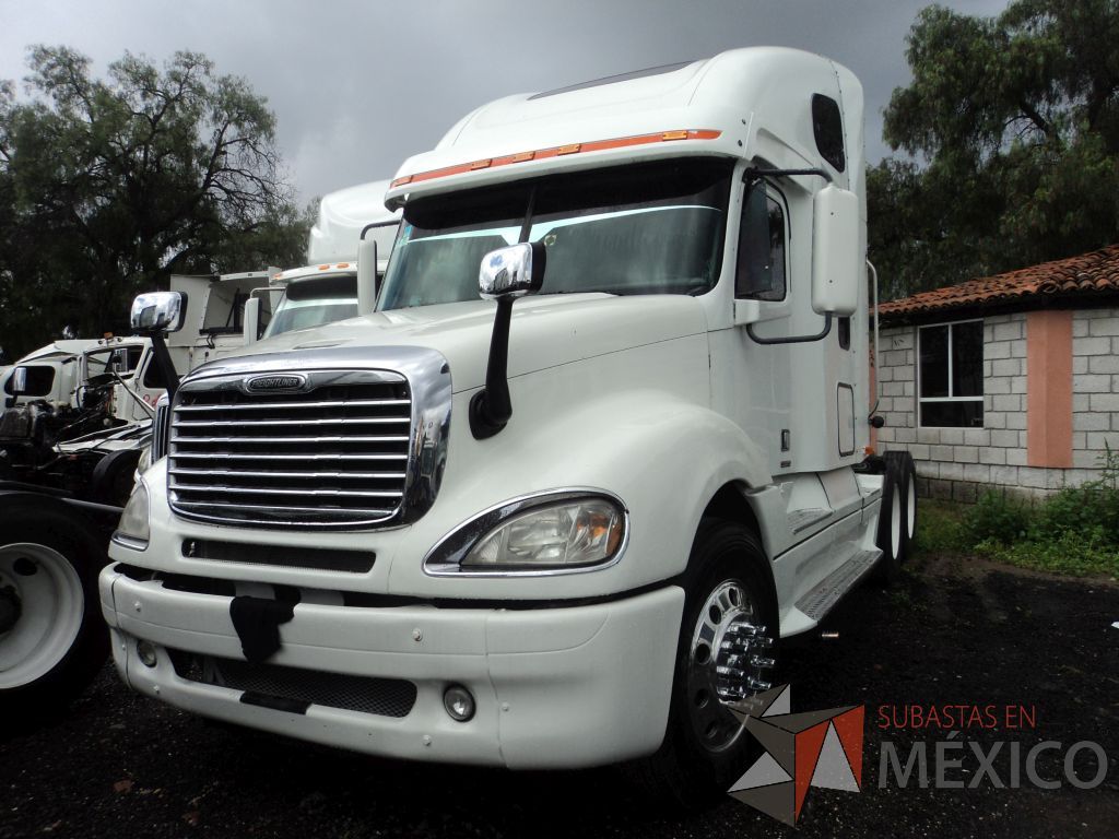Lote 009 - Tracto camión, Freightliner CL120, 2011 - Imagen 2
