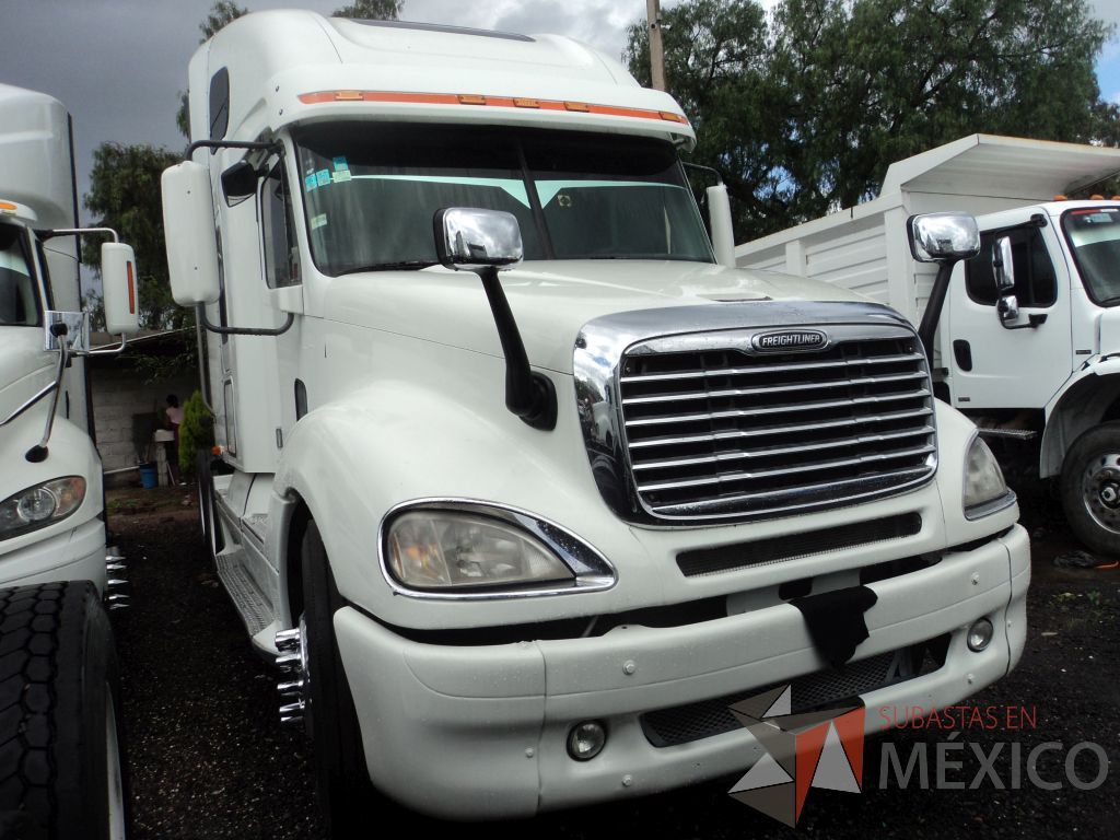 Lote 009 - Tracto camión, Freightliner CL120, 2011