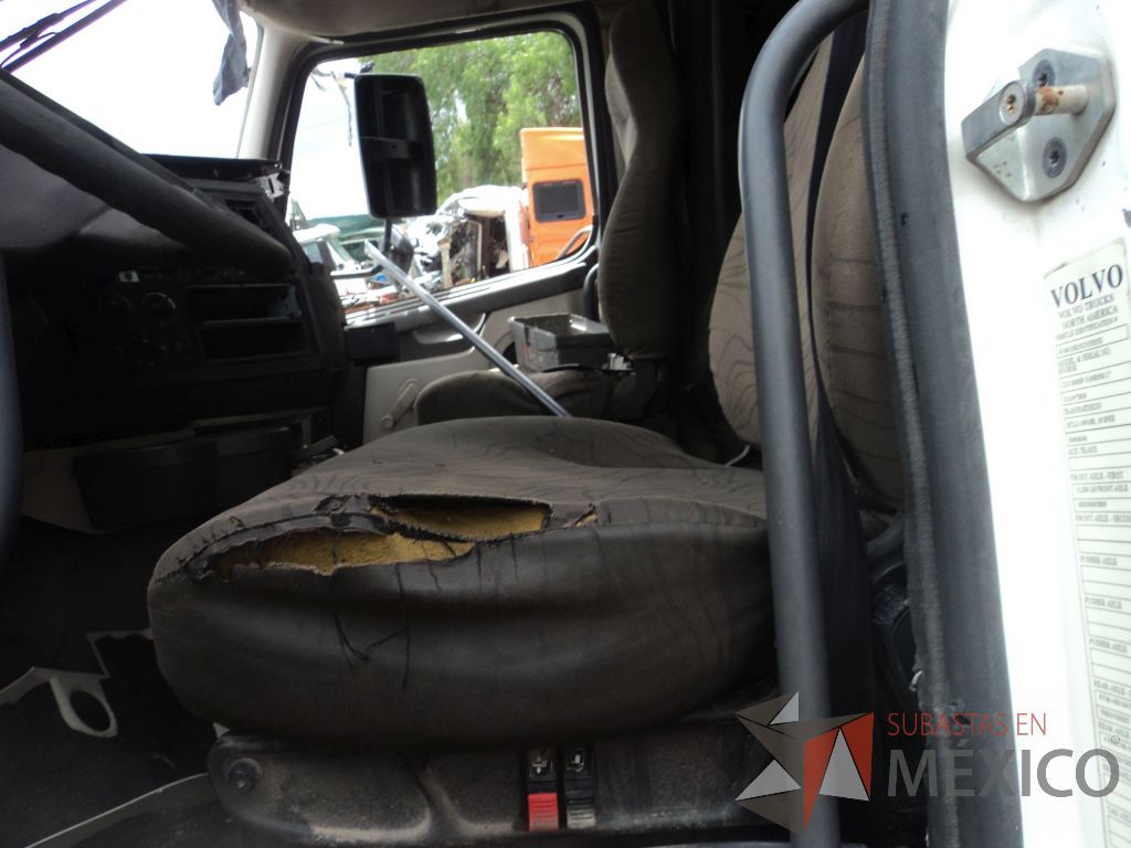 Lote 011 - Tracto camión,VOLVO, VNL64T-430, 2012 - Imagen 14