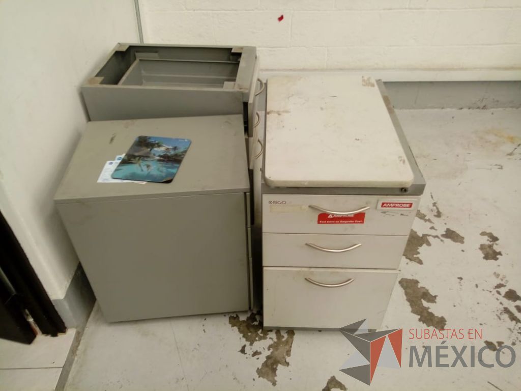 Lote 009 - 11 Archiveros, de los 11 archiveros 7 son de pedestal para sostener escritorio - Imagen 5