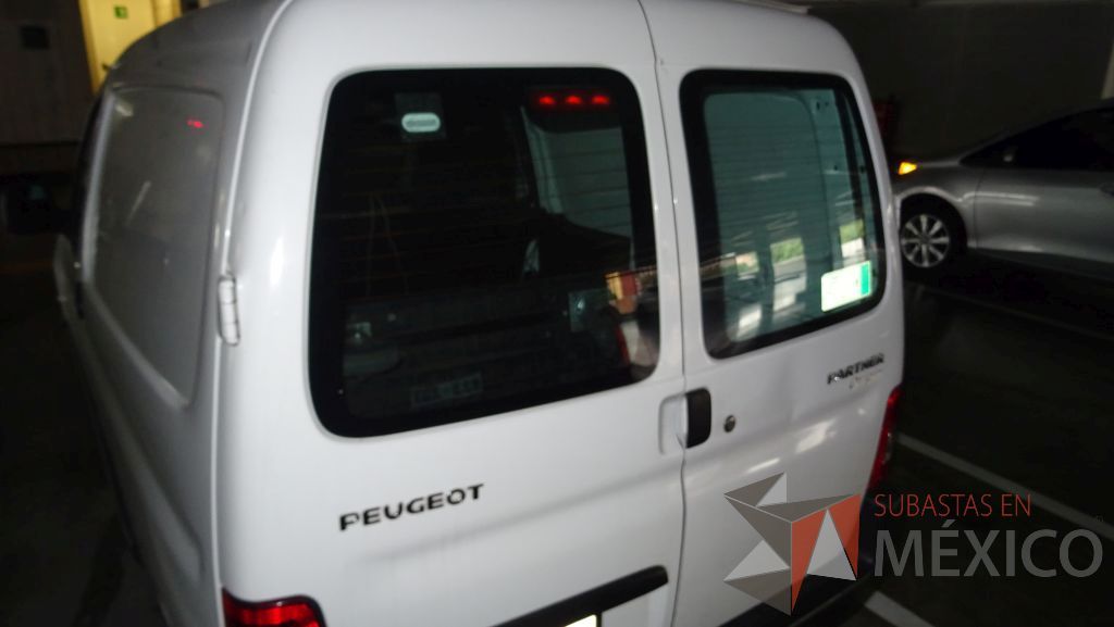 Lote 001 - Camioneta Peugeot Partner VU, Con puerta Corrediza, Año 2011 - Imagen 5