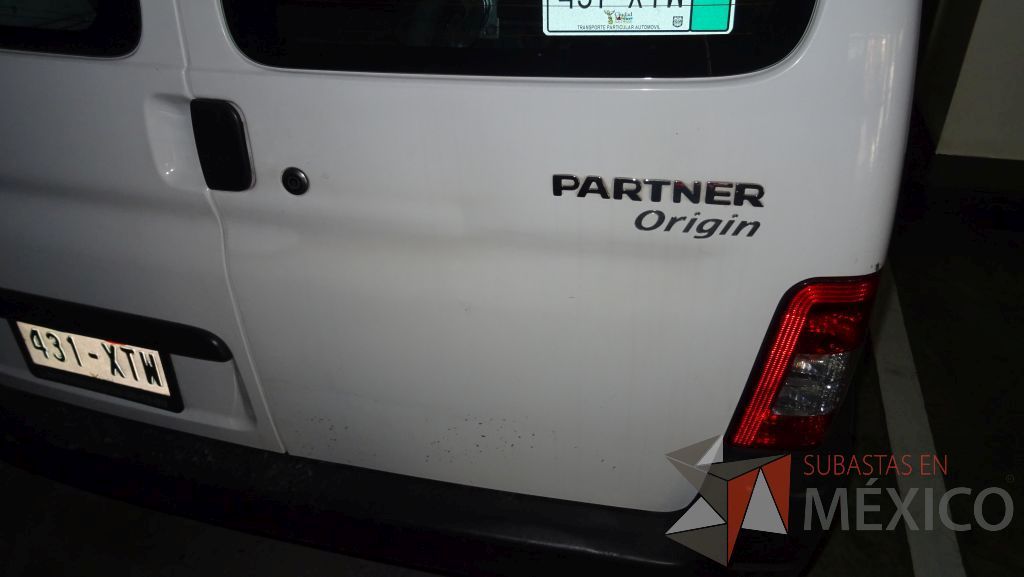 Lote 001 - Camioneta Peugeot Partner VU, Con puerta Corrediza, Año 2011 - Imagen 7
