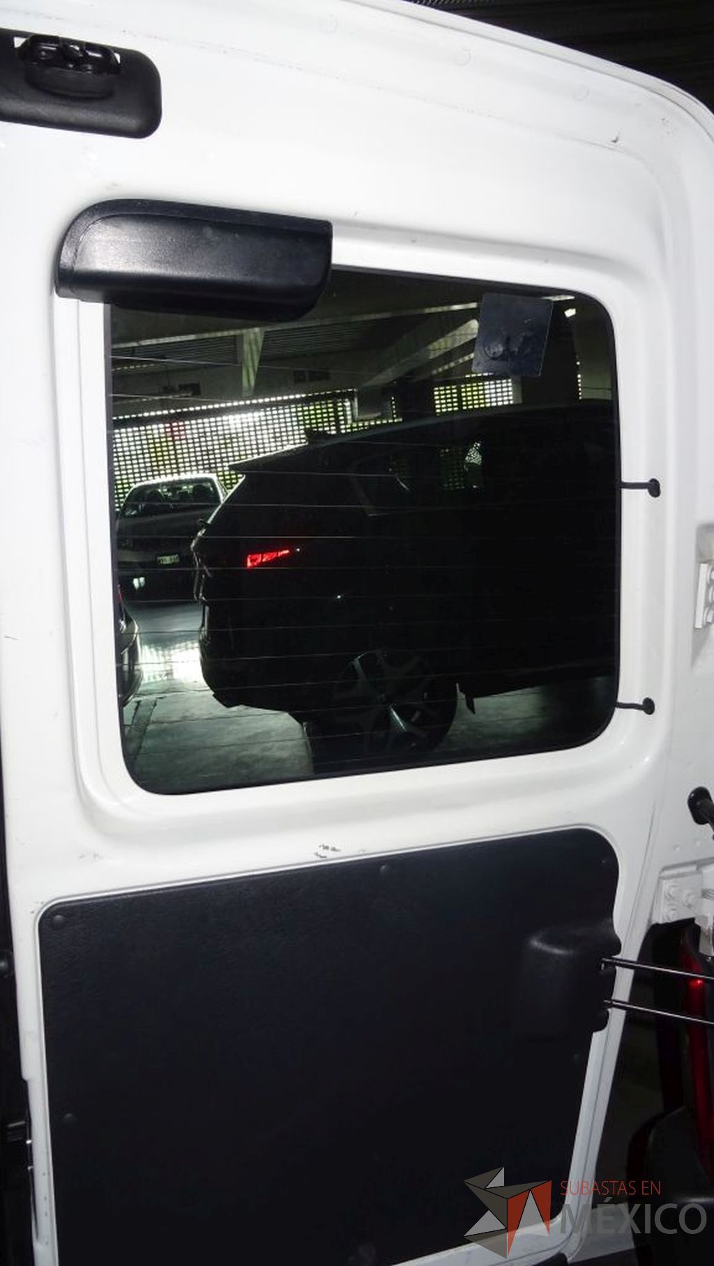 Lote 001 - Camioneta Peugeot Partner VU, Con puerta Corrediza, Año 2011 - Imagen 8
