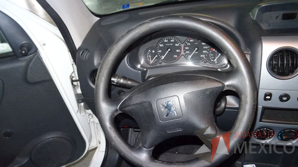 Lote 001 - Camioneta Peugeot Partner VU, Con puerta Corrediza, Año 2011 - Imagen 12