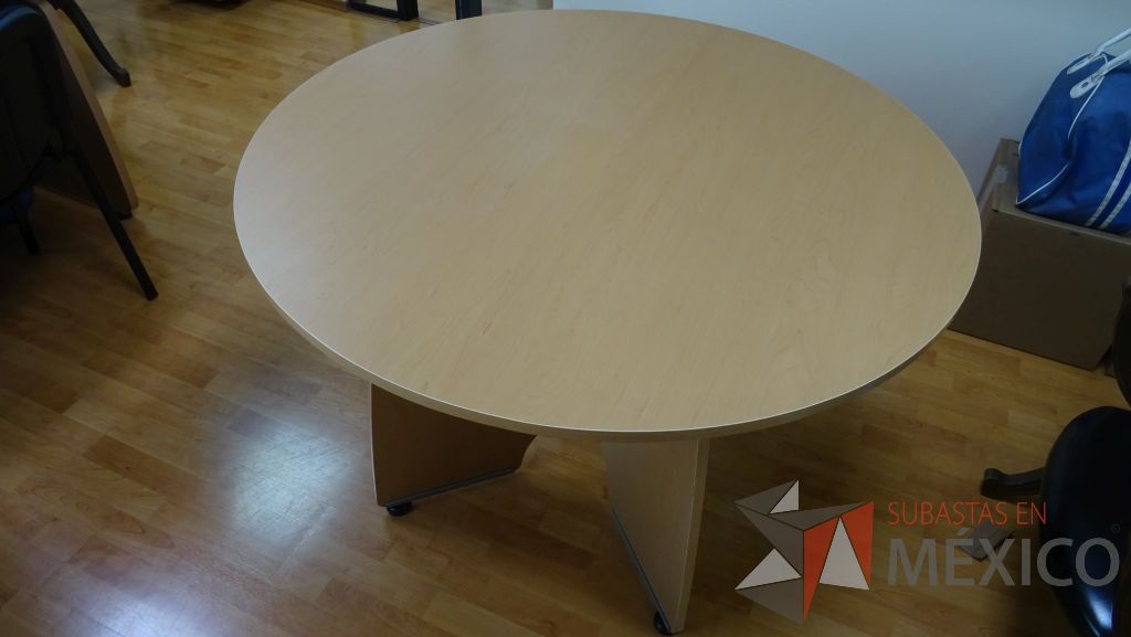Lote 001 - Oficina ejecutiva, escritorio , gabinete con caja fuerte, credenza con gaveta - Imagen 8