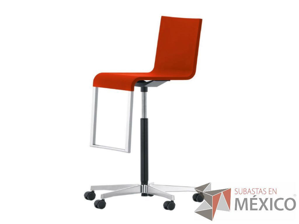 Lote 006 - .03 high. Respaldo y asiento flexible de espuma de poliuretano integral con efecto de tapizado Base alta de 5 puntos, acero inoxidable con ruedas.