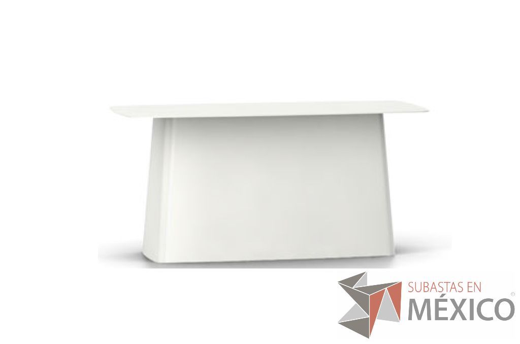 Lote 010 - Metalside large blanca para interior Tablero y base en chapa de acero soldado y conformado, galvanizado y con revestimiento en polvo con textura suave.