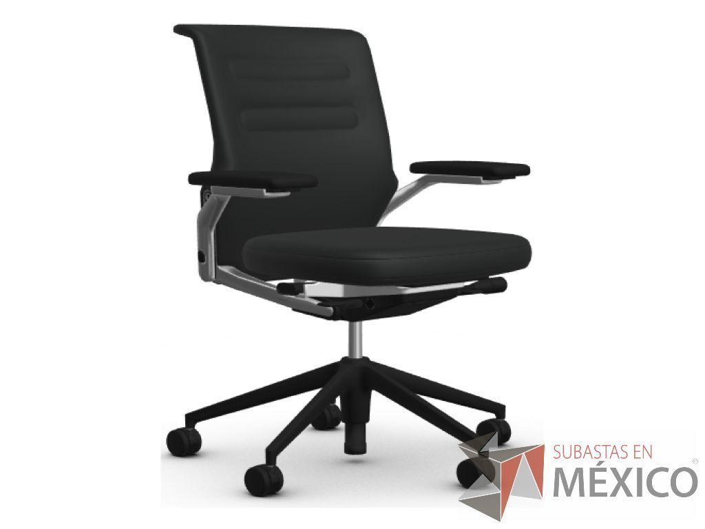 Lote 012 - AC5 Work lowback con respaldo y asiento en tela negra, brazos free float con ajuste de altura, base de 5 ruedas negra.