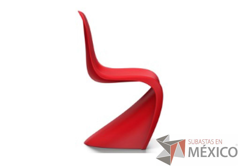 Lote 111 - Panton roja. Silla de polipropileno teñido, en acabado mate.