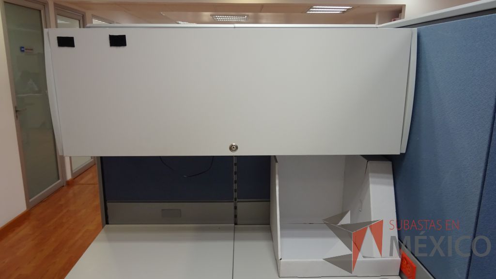 Lote 007 - 2 Estaciones de trabajo para 4 personas con un archivero de 3 cajones y gaveta de pedestal - Imagen 6
