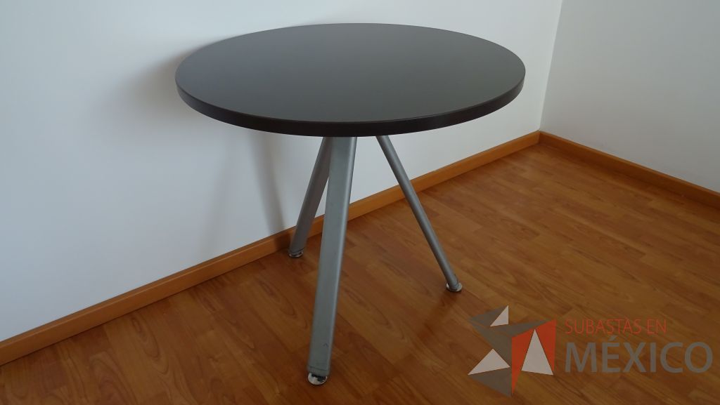 Lote 015 - Oficina de dirección , credenza de madera, 2 Sillas de visita fijas,2 Sillas de visita tipo piel y mesa de apoyo - Imagen 22