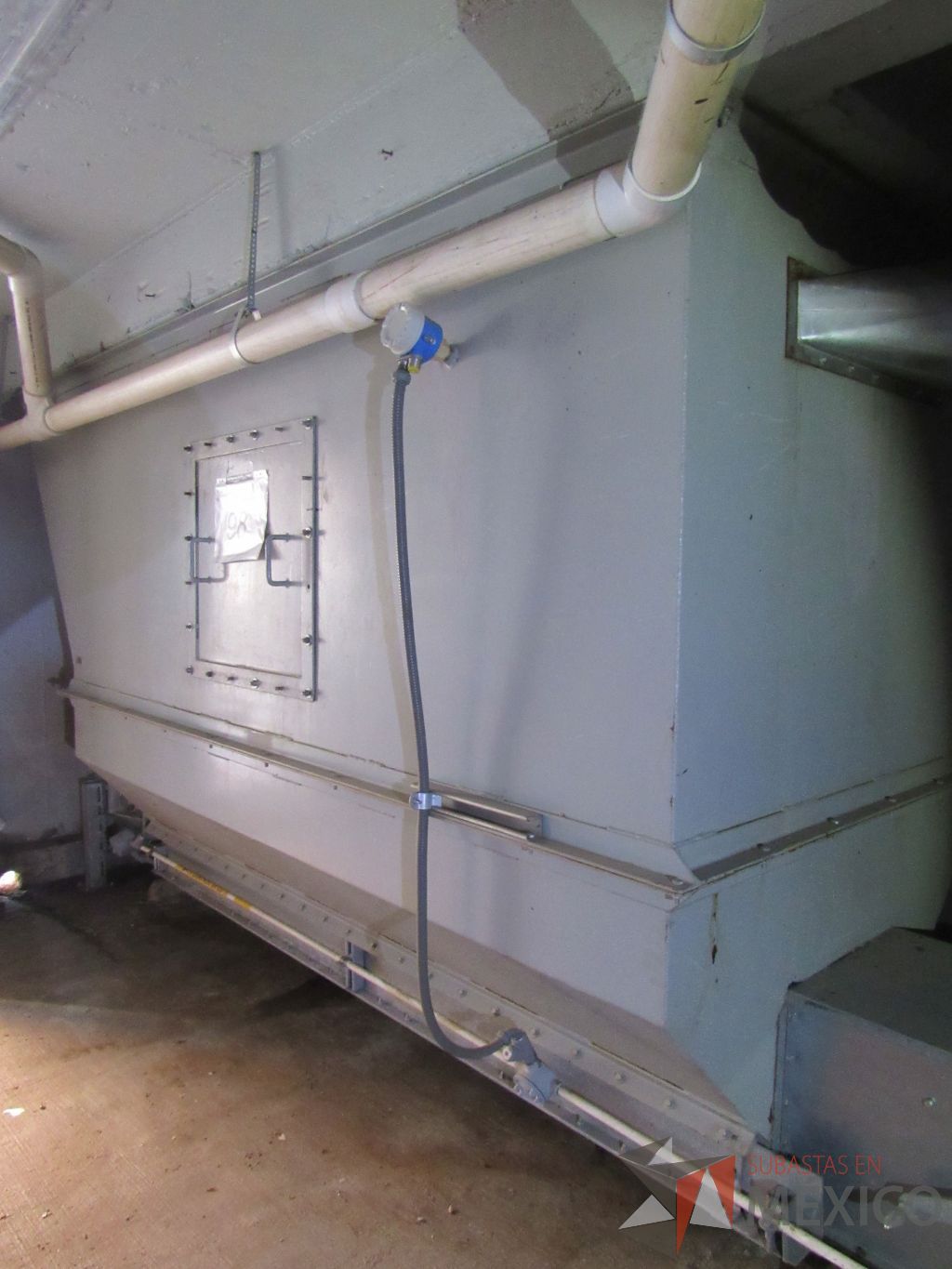 Lote 098 - Tolva de descarga de el secador 1c fabricada en acero al carbon
