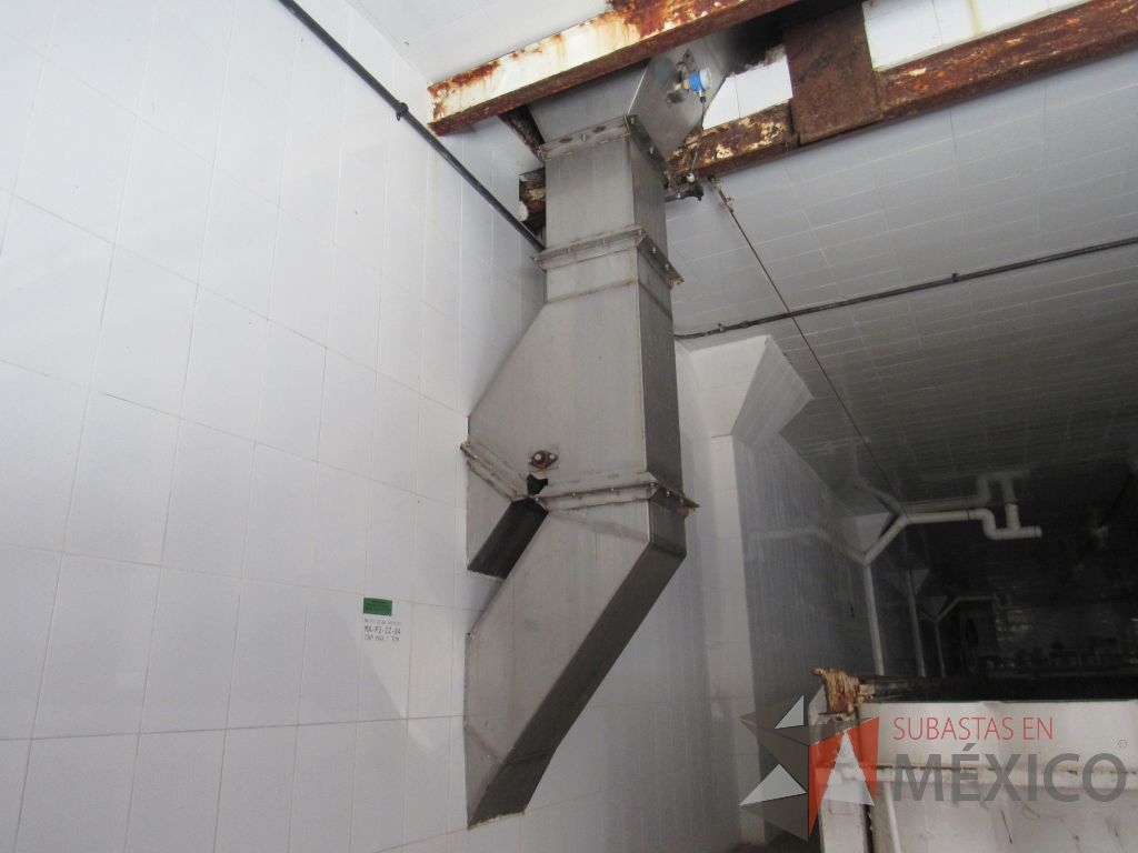 Lote 103 - Tolva de paso de piso germinación 2 a piso 1 acero galvanizado