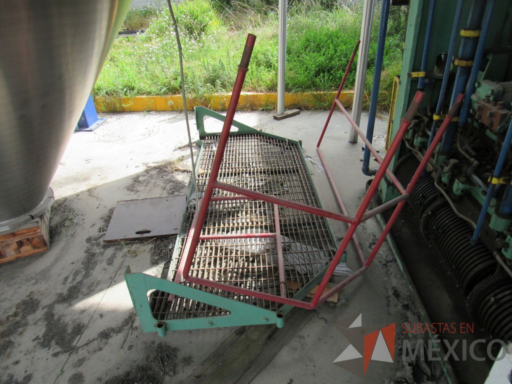 Lote 002 - Lote de Chatarra en acero inoxidable y maquinaria en desuso - Imagen 72