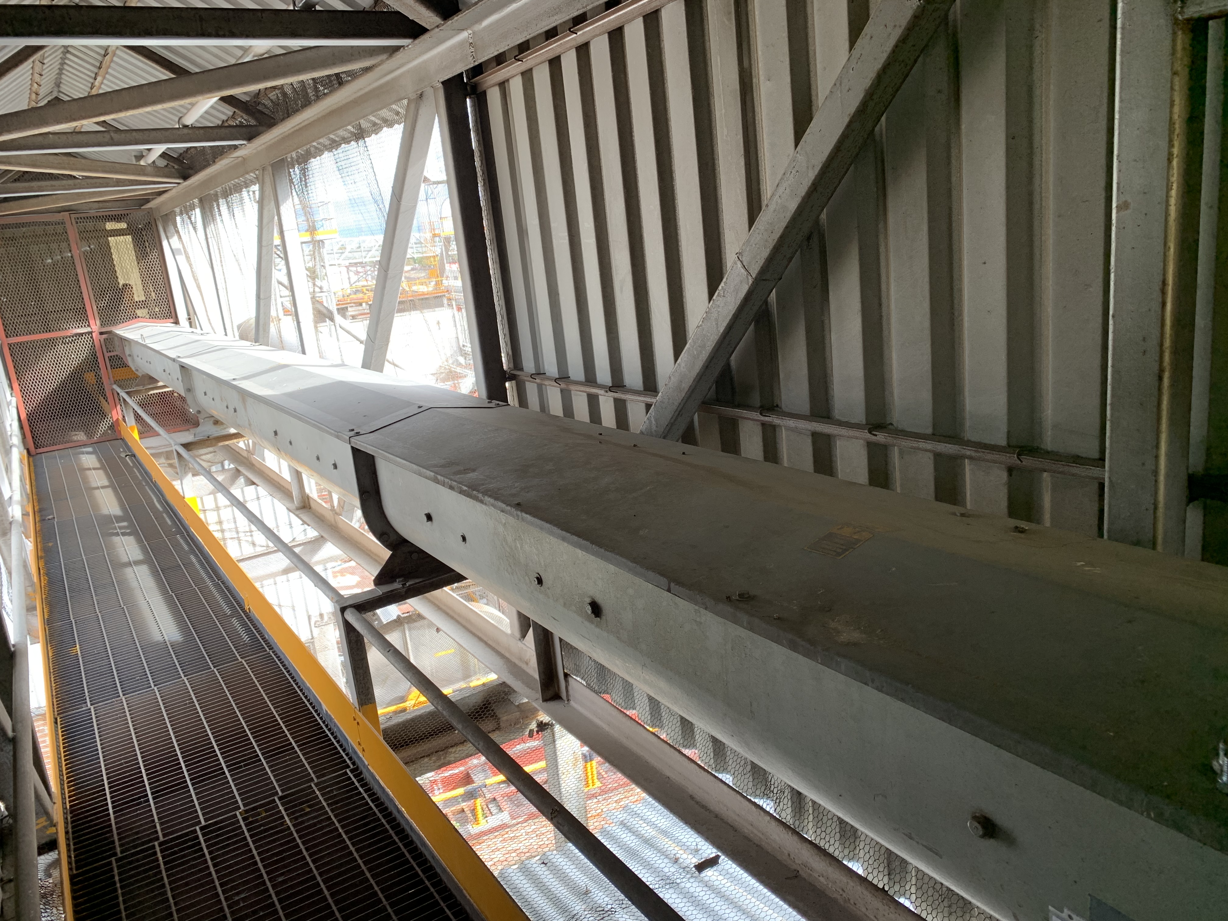 Lote 238 - Arrastrador que lleva malta de los elevadores de Silos Chicos a Máquina limpiadora