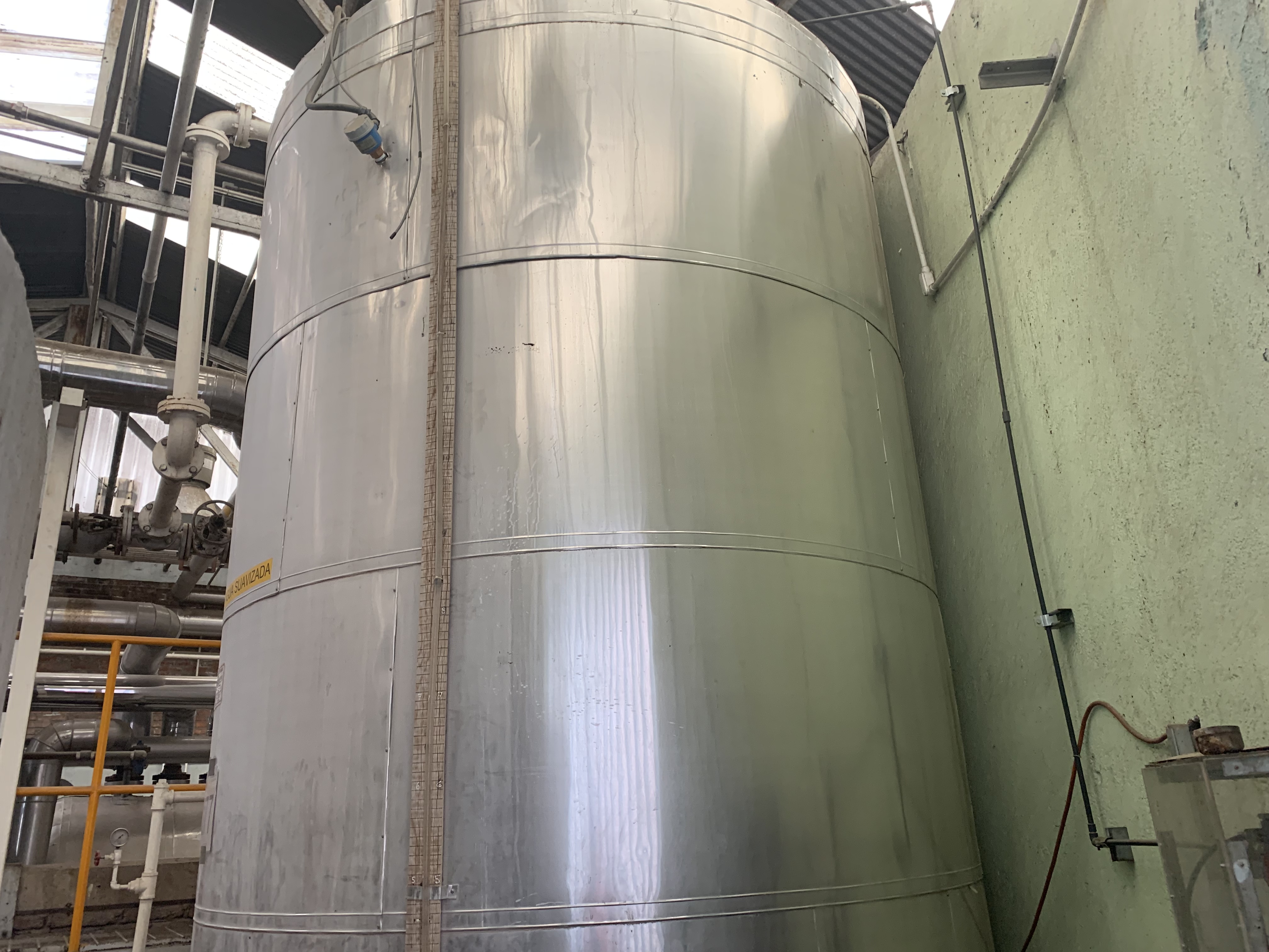 Lote 277 - Tanque de agua suavizada para calderas de vapor con aislamiento