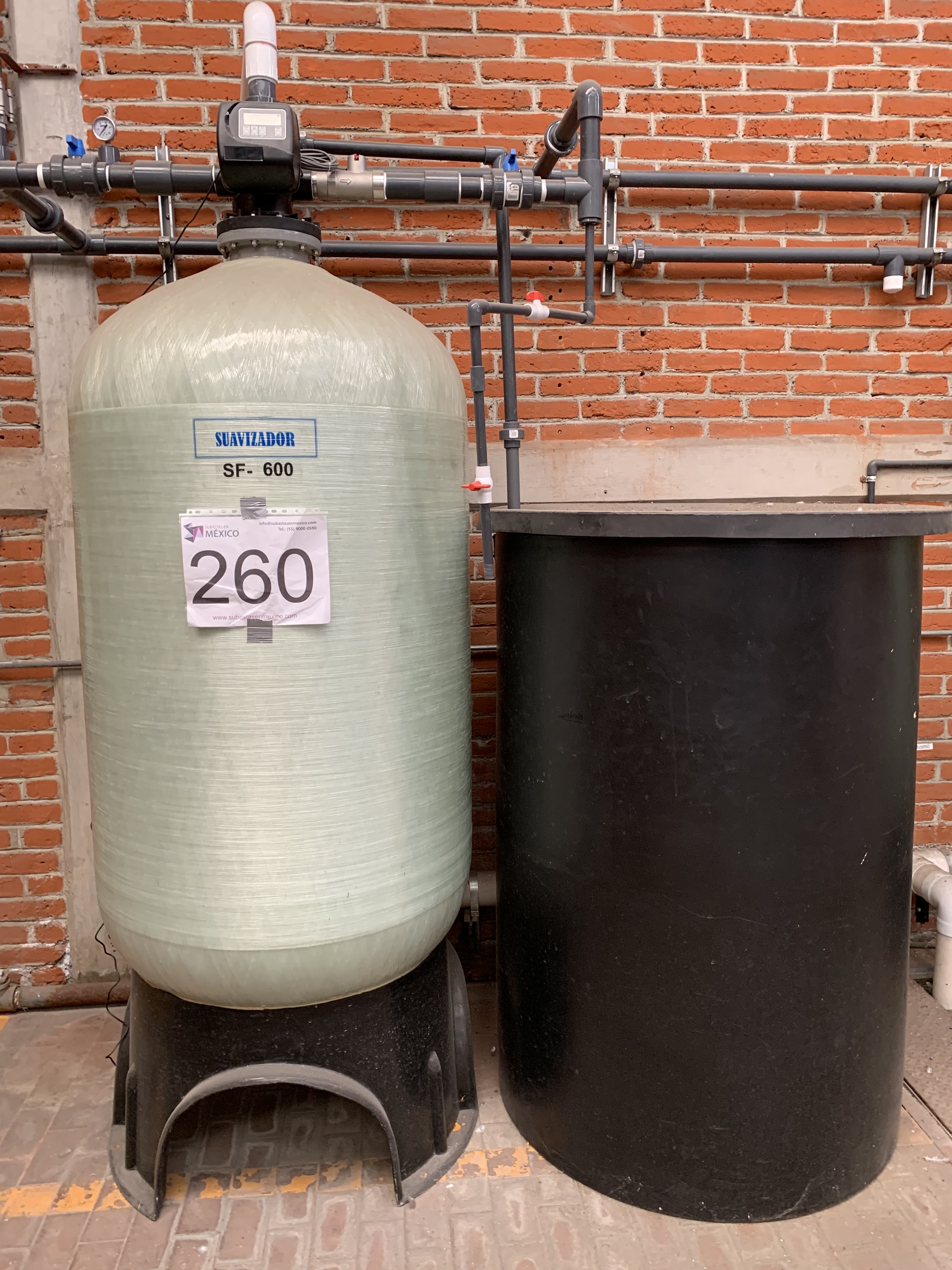 Lote 260 - Equipos de suavizacion de agua sf-600 nuevos, capacidad 900 kg cada tanque - Imagen 2