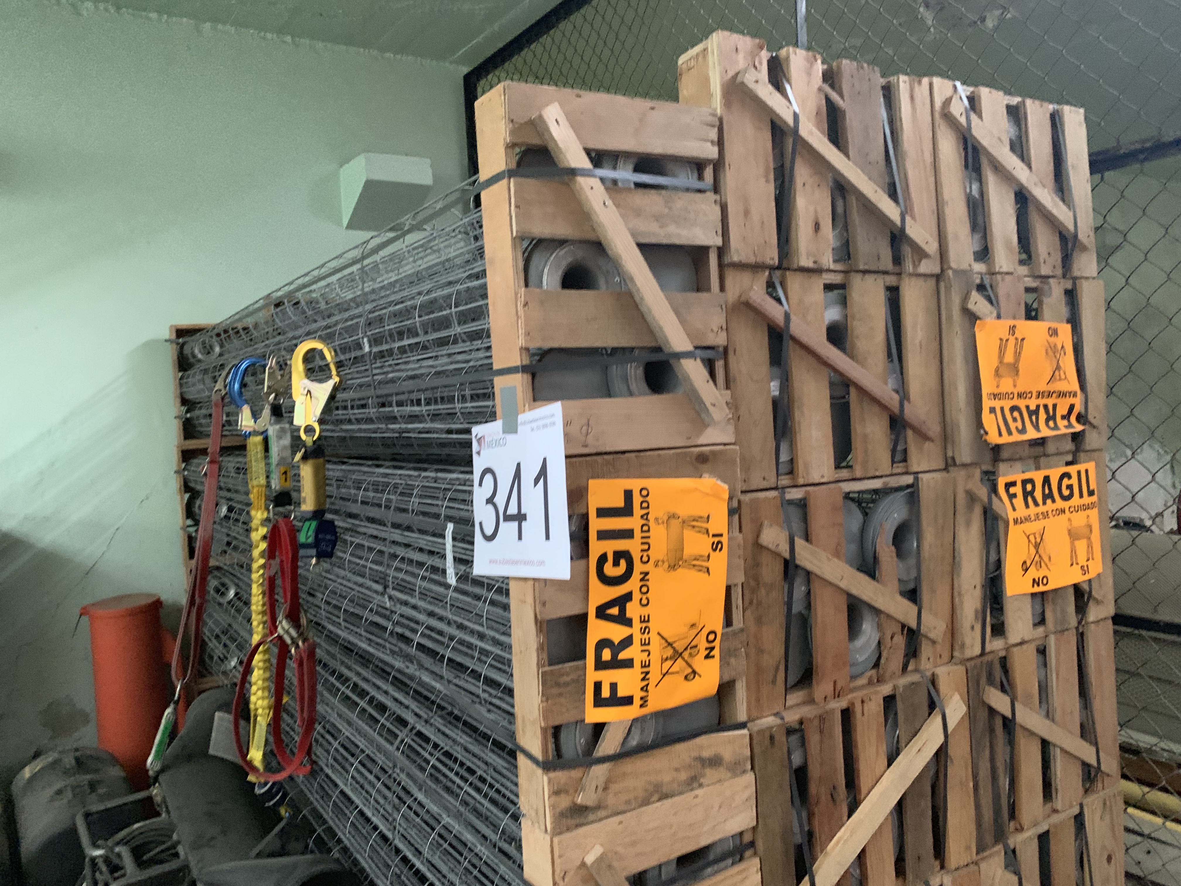 Lote 341 - 96 Esqueletos para mangas de separadores de polvo 5 pulg de diametro X 3 m de largo