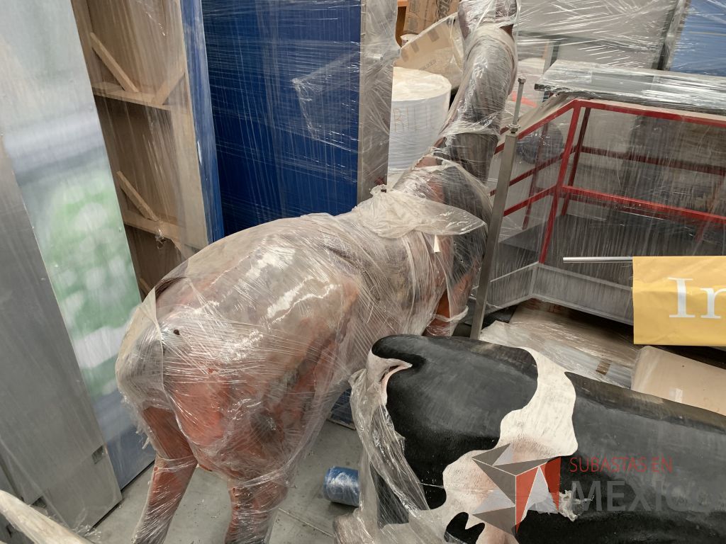 Lote 048 - 2 Figuras para exhibición y 8 figuras de diferentes animales - Imagen 12