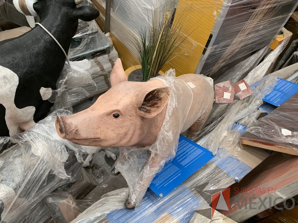 Lote 048 - 2 Figuras para exhibición y 8 figuras de diferentes animales - Imagen 13