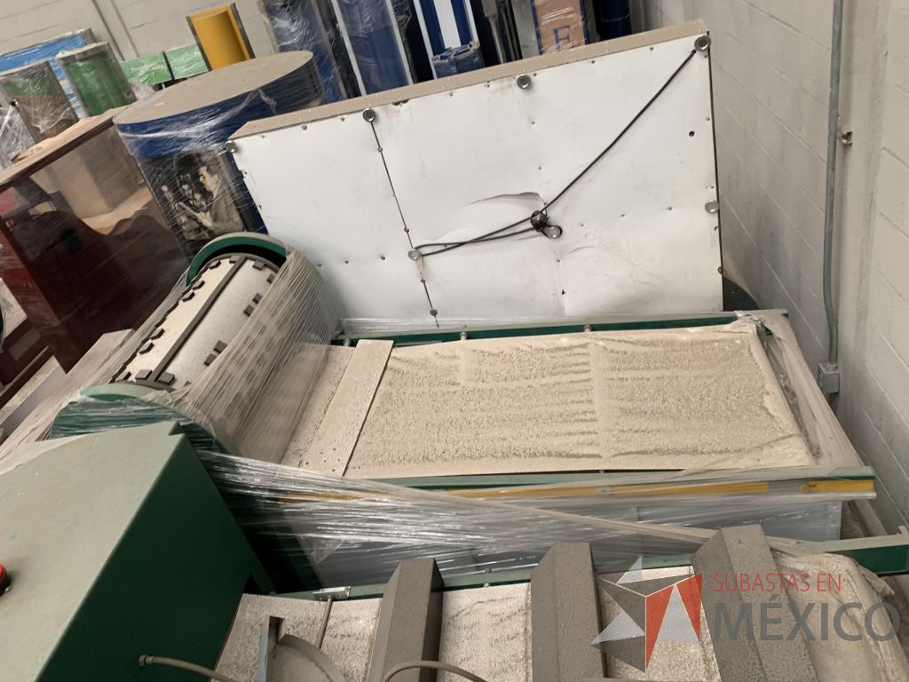 Lote 007 - Lote con más de 1,700 artículos, Stand´s, Marcos de Acero y Mobiliario (más de 550 sillas), Unifila, Tarimas... - Imagen 325