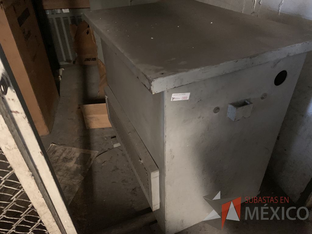 Lote 015 - Transformador Seco 75 KVA de 480 a 220, Compresor, Hidroneumático, Motores, ,etc. - Imagen 3