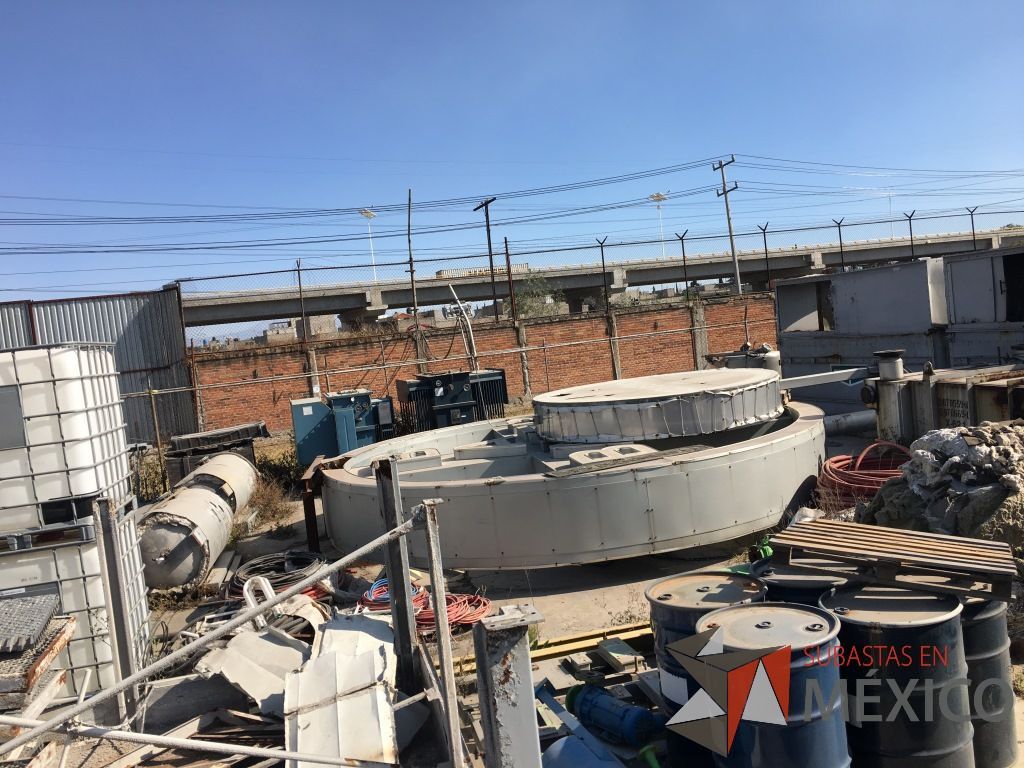 Lote 001 Contiene 2 Estructuras para anuncios espectaculares desmontadas en PB